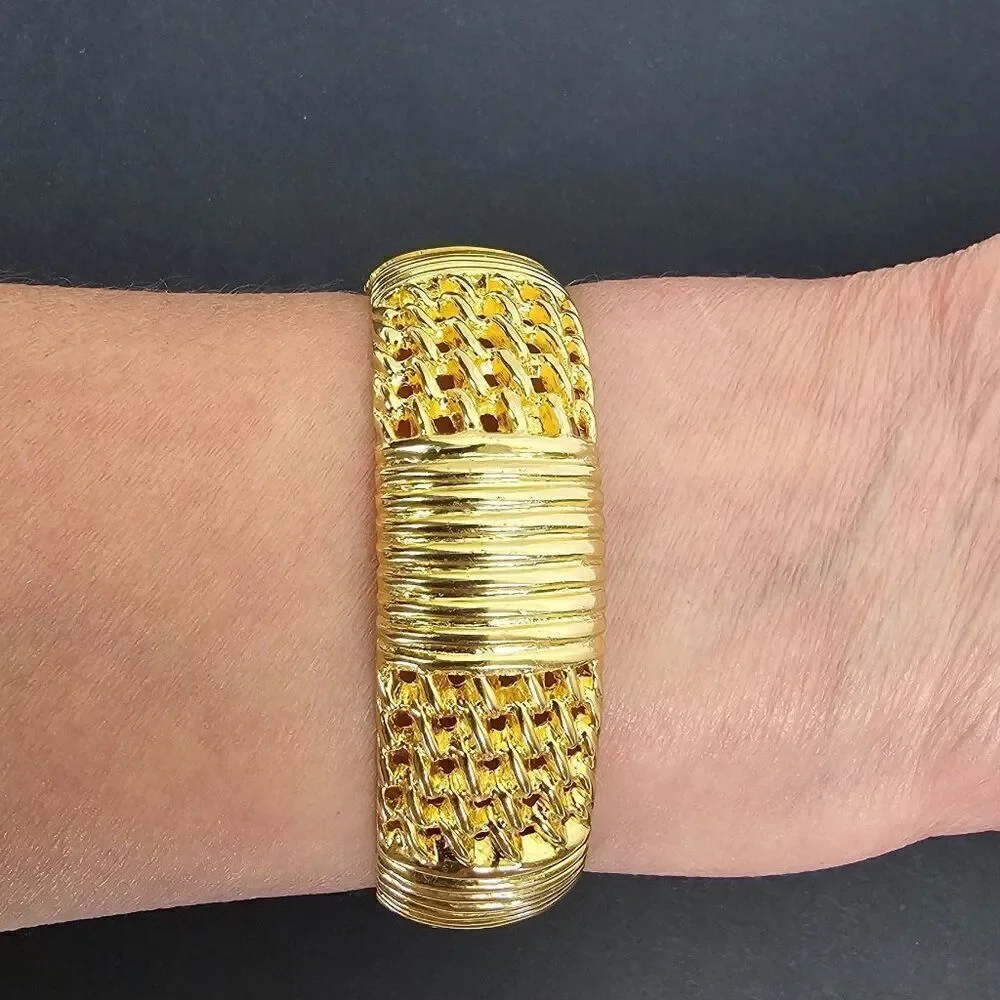 Vintage Gold Tone Hinged Clamper Bracelet Stripe Open Work Chunky‎ Statement